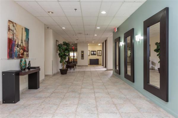 900 NE 195 St 317, Unincorporated Dade County, Florida 33179, image 1