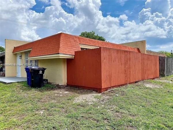 South Middle River, 805 NW 13th St, Fort Lauderdale, Florida 33311, image 1