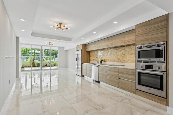 Peloro, 6620 Indian Creek Dr 112, Miami Beach, Florida 33141, image 1