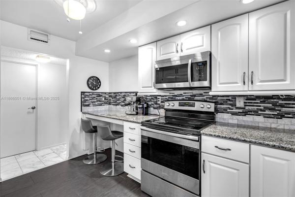 Oceanview Park, 1000 Parkview Dr #715, Hallandale Beach, Florida 33009, image 1