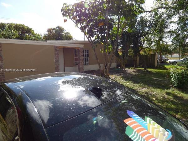 Palm Lane Villa, 2507 N 66th Ave, Hollywood, Florida 33024, image 1