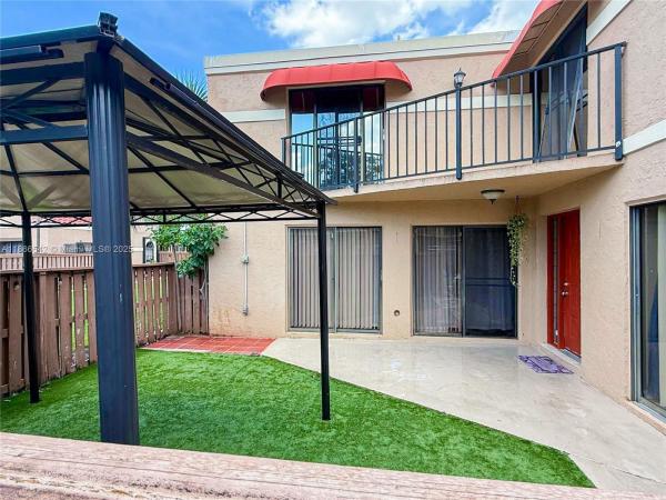 Banyan Lake, 8122 Severn Dr #D, Boca Raton, Florida 33433, image 1