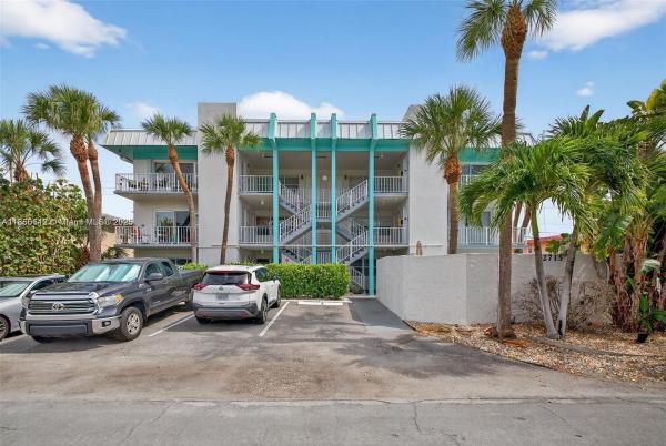 Du Barry, 2715 NE 49th St #309, Fort Lauderdale, Florida 33308, image 1