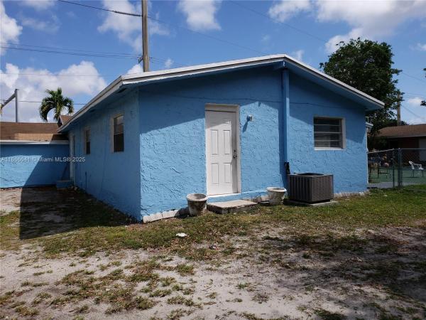 580 NW 95th St #2, Unincorporated Dade County, Florida 33150, image 1