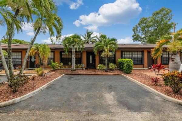 Cedarwoods At Pembroke Lakes, 10980 Olive Ave, Pembroke Pines, Florida 33026, image 1