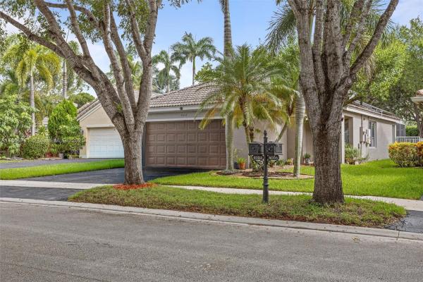 Pine Ridge, 4052 Pine Ridge Ln, Weston, Florida 33331, image 2