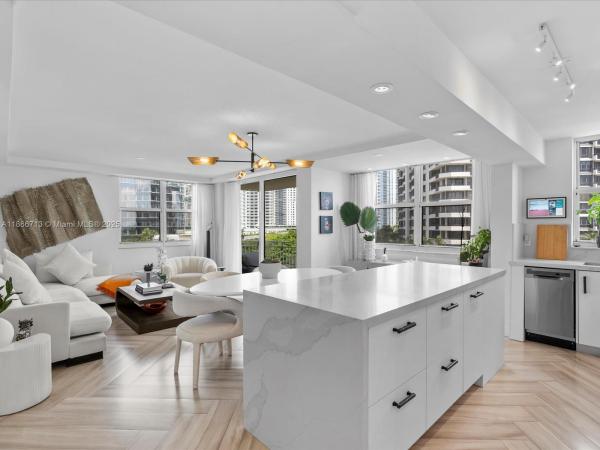 Isola, 770 Claughton Island Dr #701, Miami, Florida 33131, image 1