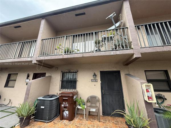 2669 W 52nd St 12, Hialeah, Florida 33016, image 1