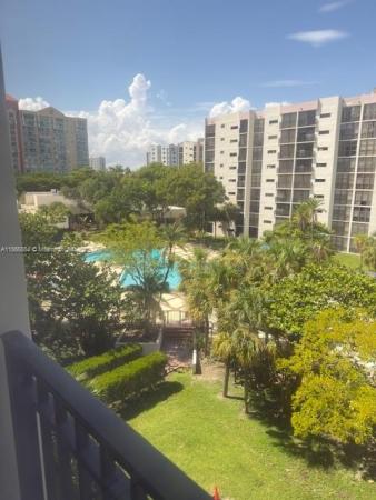 Plaza Of The Americas, 16919 N Bay Rd 507, Sunny Isles Beach, Florida 33160, image 1