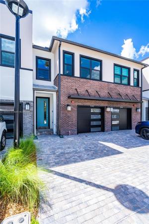 Emory Townhomes, 8342 NW 7th Pl, Plantation, Florida 33324, image 1