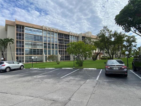 De Soto Park South, 851 Three Islands Blvd #512, Hallandale Beach, Florida 33009, image 1