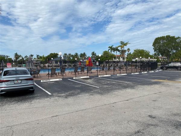 De Soto Park South, 851 Three Islands Blvd #512, Hallandale Beach, Florida 33009, image 2