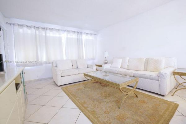 Gulfstream Garden, 215 SE 3rd Ave #401D, Hallandale Beach, Florida 33009, image 1