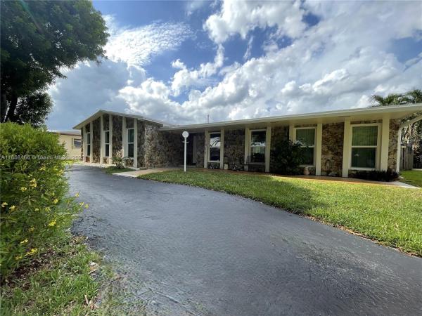 Pembroke Lakes, 11911 NW 14th Ct, Pembroke Pines, Florida 33026, image 1