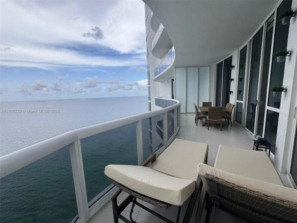 Tdr Tower 2, 15901 Collins Ave #3403, Sunny Isles Beach, Florida 33160, image 1
