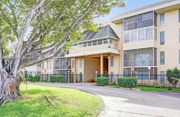 Town Square, 4848 NW 24th Ct #232, Lauderdale Lakes, Florida 33313, image 3