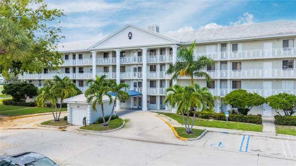 Whitehall Village, 2441 S Village Blvd #402, West Palm Beach, Florida 33409, image 1