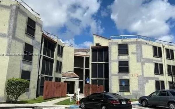 Lake Pointe, 212 Lake Pointe Dr 205 ##205, Oakland Park, Florida 33309, image 1