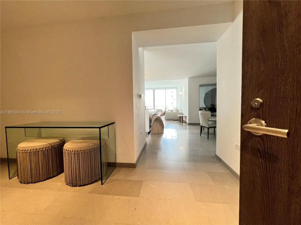 Reach Brickell City Centre, 68 SE 6th St #1003, Miami, Florida 33131, image 1