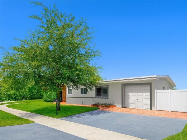 Miller Heights, 5250 SW 96th Ave, Olympia Heights, Florida 33165, image 2