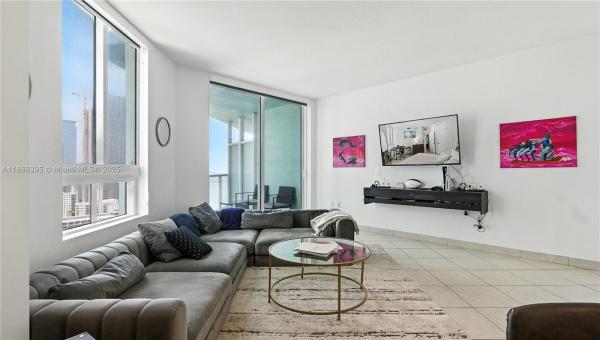 Quantum On The Bay, 1900 N Bayshore Dr 2810, Miami, Florida 33132, image 1