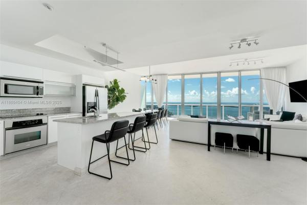 MarinaBlue, 888 Biscayne Blvd 5507, Miami, Florida 33132, image 1