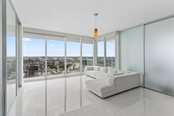Ten Museum Park Residential, 1040 Biscayne Blvd 3106, Miami, Florida 33132, image 1