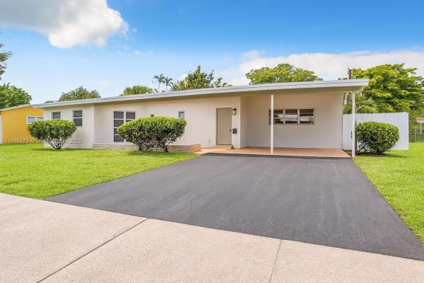Highland Manor, 650 NE 178th St, North Miami Beach, Florida 33162, image 3