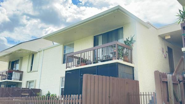 Captiva Lakes Villas, 8301 SW 142nd Ave #A-204, Kendale Lakes, Florida 33183, image 3
