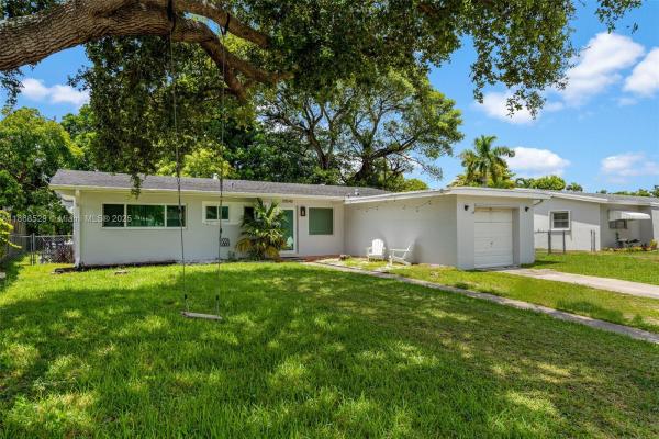 Cutler Ridge, 20540 Leeward Ln, Cutler Bay, Florida 33189, image 3