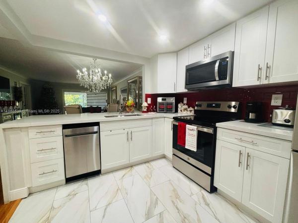 Las Vistas In Inverrary, 3501 Inverrary Dr #201, Lauderhill, Florida 33319, image 1