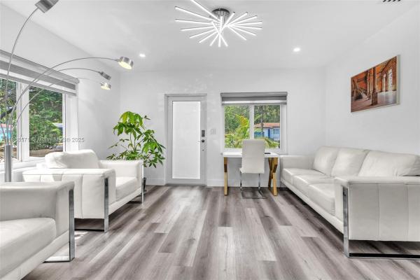 886 NE 134th St, Miami, Florida 33161, image 1