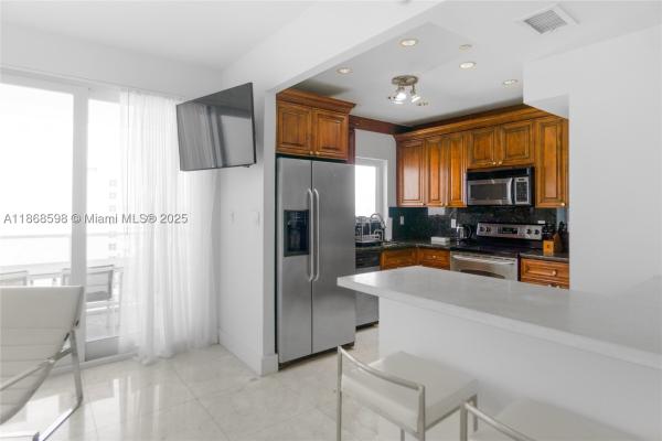 The Decoplage, 100 Lincoln Rd #PH-14, Miami Beach, Florida 33139, image 3