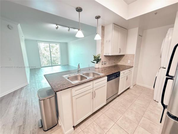 Cite On The Bay East, 2000 N Bayshore Dr #218, Miami, Florida 33137, image 1