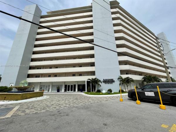 Bayshore Yacht & Tennis Club, 7904 West Dr #215, North Bay Village, Florida 33141, image 2