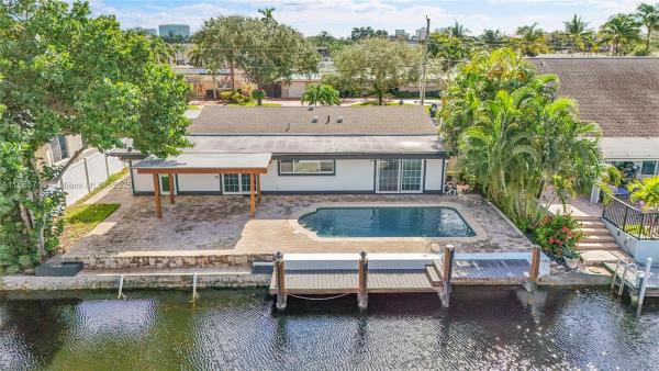 Snug Harbor, 351 SE 16th Ave, Pompano Beach, Florida 33060, image 2