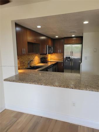 Samari Lake East, 10000 NW 80th Ct #2533, Hialeah Gardens, Florida 33016, image 2