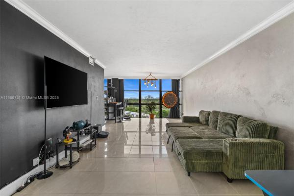 Oceanview Park, 1000 Parkview Dr #1025, Hallandale Beach, Florida 33009, image 1