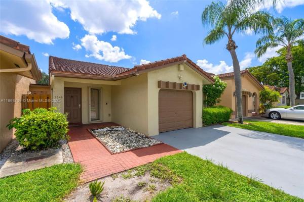 The Moors Townhouses, 6646 NW 175th Ter, Hialeah, Florida 33015, image 3