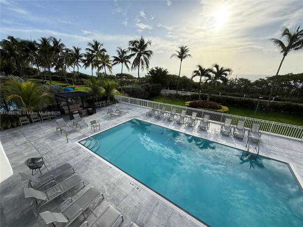Vendome Place, 4301 Collins Ave #208, Miami Beach, Florida 33140, image 1