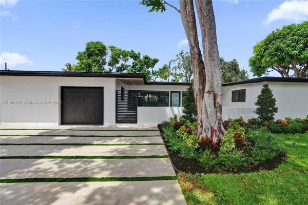 1931 NE 186th Dr, Miami, Florida 33179, image 1