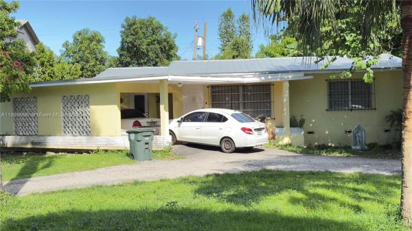 Holloway, 549 SE 2nd St, Belle Glade, Florida 33430, image 1