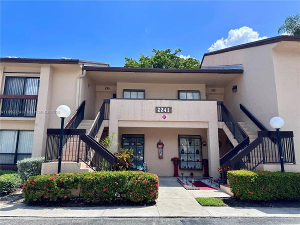 Meadowridge, 2241 SW 15th St #210, Deerfield Beach, Florida 33442, image 1