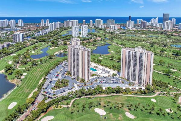 Coronado Tower 3, 20379 W Country Club Dr #1639, Aventura, Florida 33180, image 2