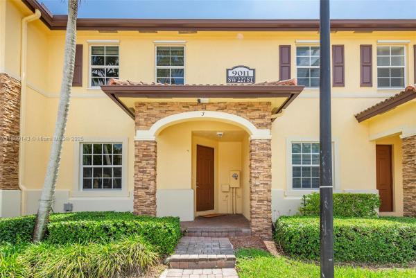 The Shores At Isles Of Bayshore, 9011 SW 227th St 3, Cutler Bay, Florida 33190, image 1