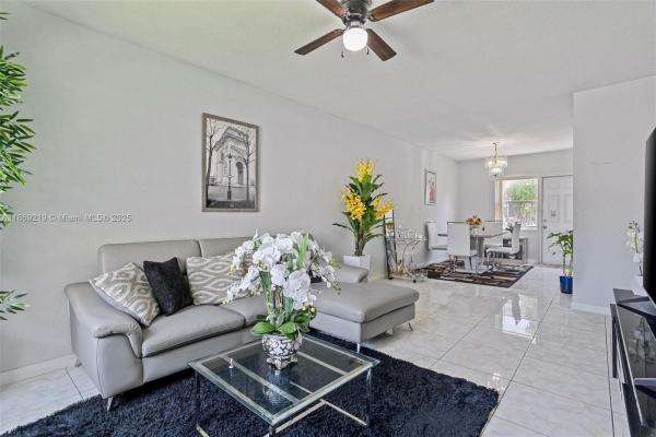 422 NW 84th St 422, Miami, Florida 33150, image 1