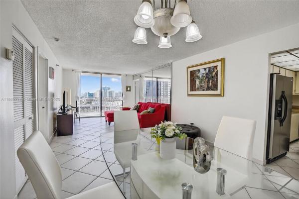 Winston Towers 600, 210 174th St #1703, Sunny Isles Beach, Florida 33160, image 2