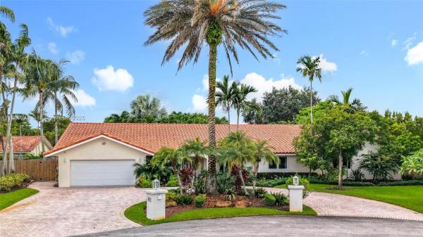 10462 SW 121st St, Unincorporated Dade County, Florida 33176, image 1