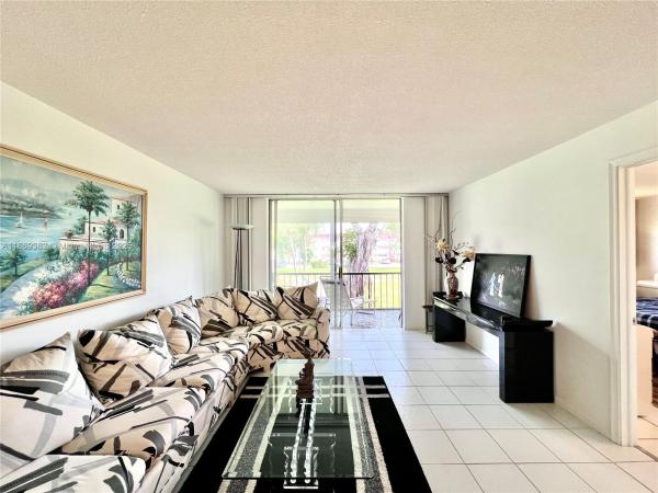 Hollybrook Golf & Tennis Club, 671 S Hollybrook Dr #209, Pembroke Pines, Florida 33025, image 1