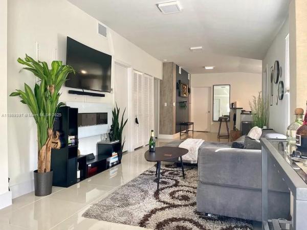 3132 NW 43rd St, Unincorporated Dade County, Florida 33142, image 1